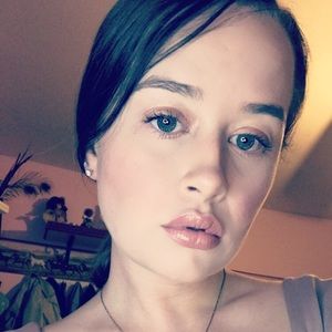 Meet your Posher, Katelyn